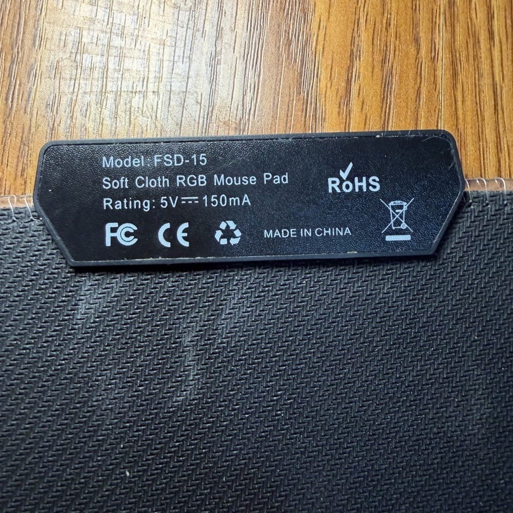 FSD-15 Soft Cloth RGB Mouse Pad. LED lights around trim - Picture 3 of 3